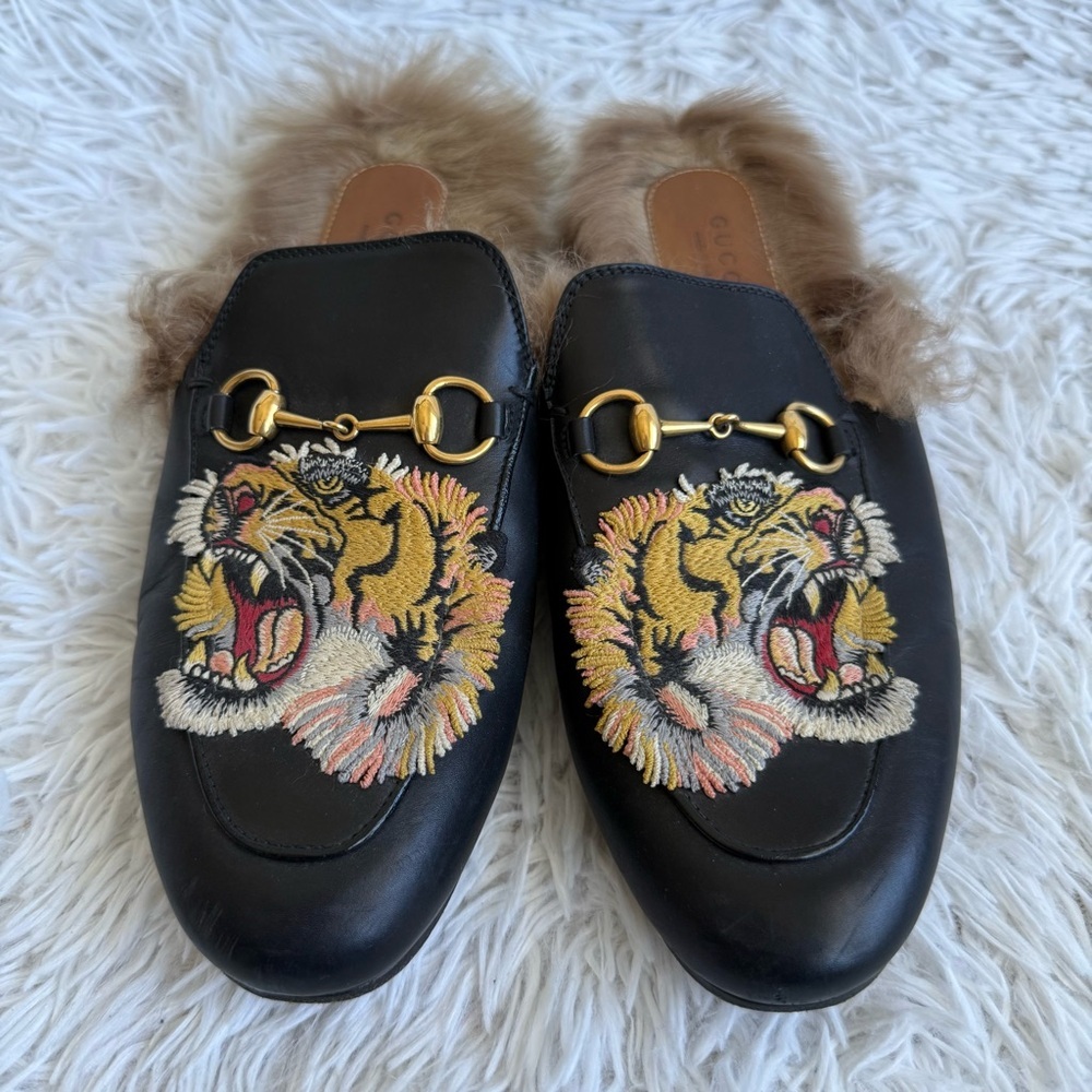 Gucci Princetown Black Leather Mules with Fur and Roaring Tiger Size 38 - Picture 1 of 12